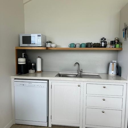 Purangi Waterfront Retreat - 2 Bedroom Cooks Beach Buitenkant foto