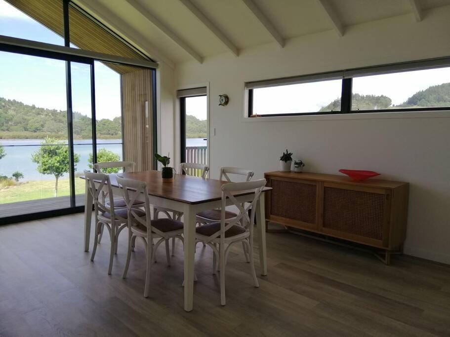Purangi Waterfront Retreat - 2 Bedroom Cooks Beach Buitenkant foto