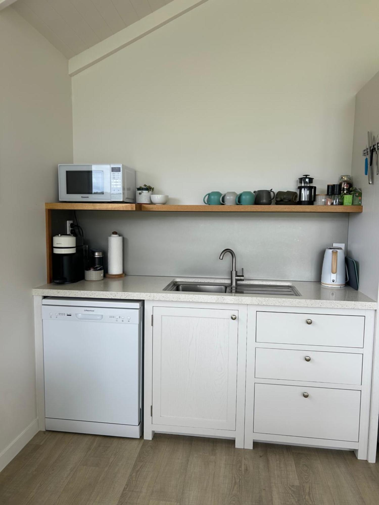 Purangi Waterfront Retreat - 2 Bedroom Cooks Beach Buitenkant foto